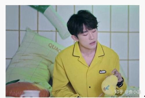 睡衣推荐明星网红男生穿,明星网红男生必备！时尚睡衣推荐指南
