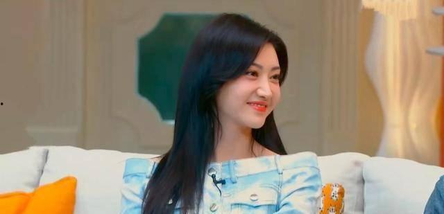 唐艺昕今日吃瓜视频播放,网友热议不断