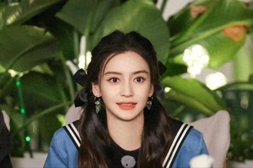 走台明星网红是谁啊,她是如何成为时尚界新宠的？