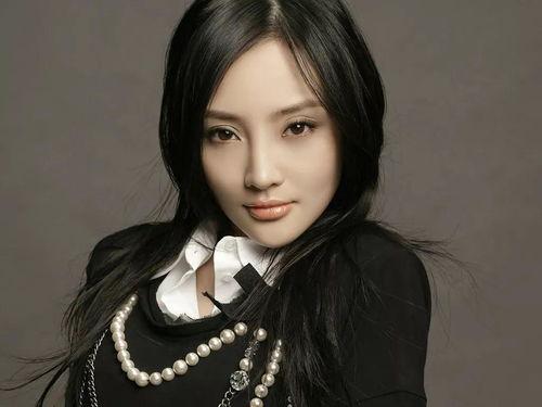 明星网红压腿视频素材下载,轻松解锁腿部柔韧性