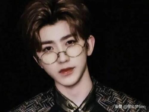 戴眼镜的男明星网红,网红界的时尚新宠