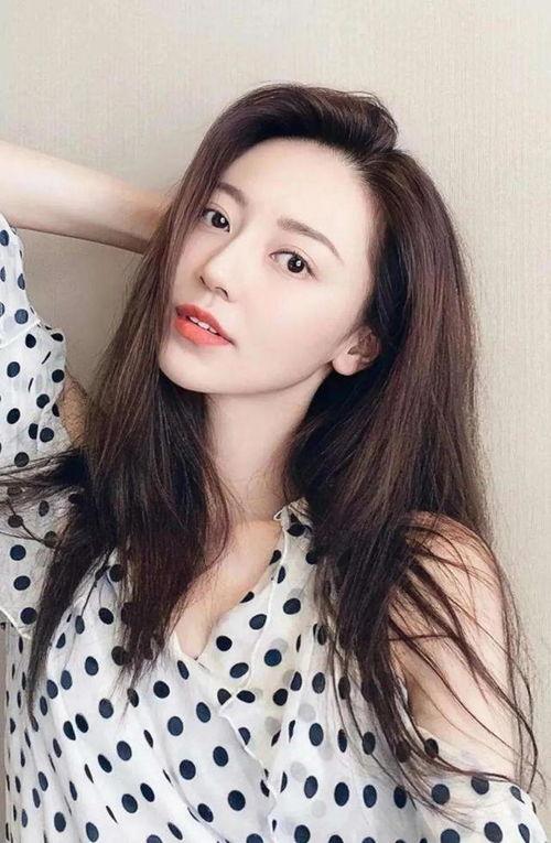 各明星网红图片高清图库,揭秘明星网红高清图库中的魅力瞬间”