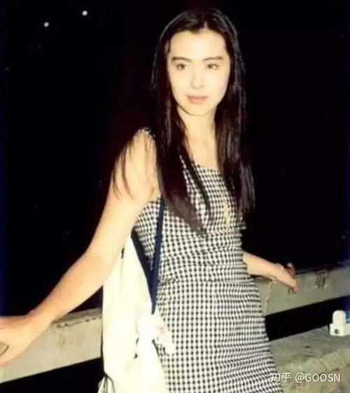 明星网红穿搭测评视频,明星同款解析与时尚点评